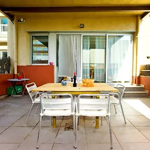  Apartamento Amplio Con Terraza En Zona Muy Tranquila España