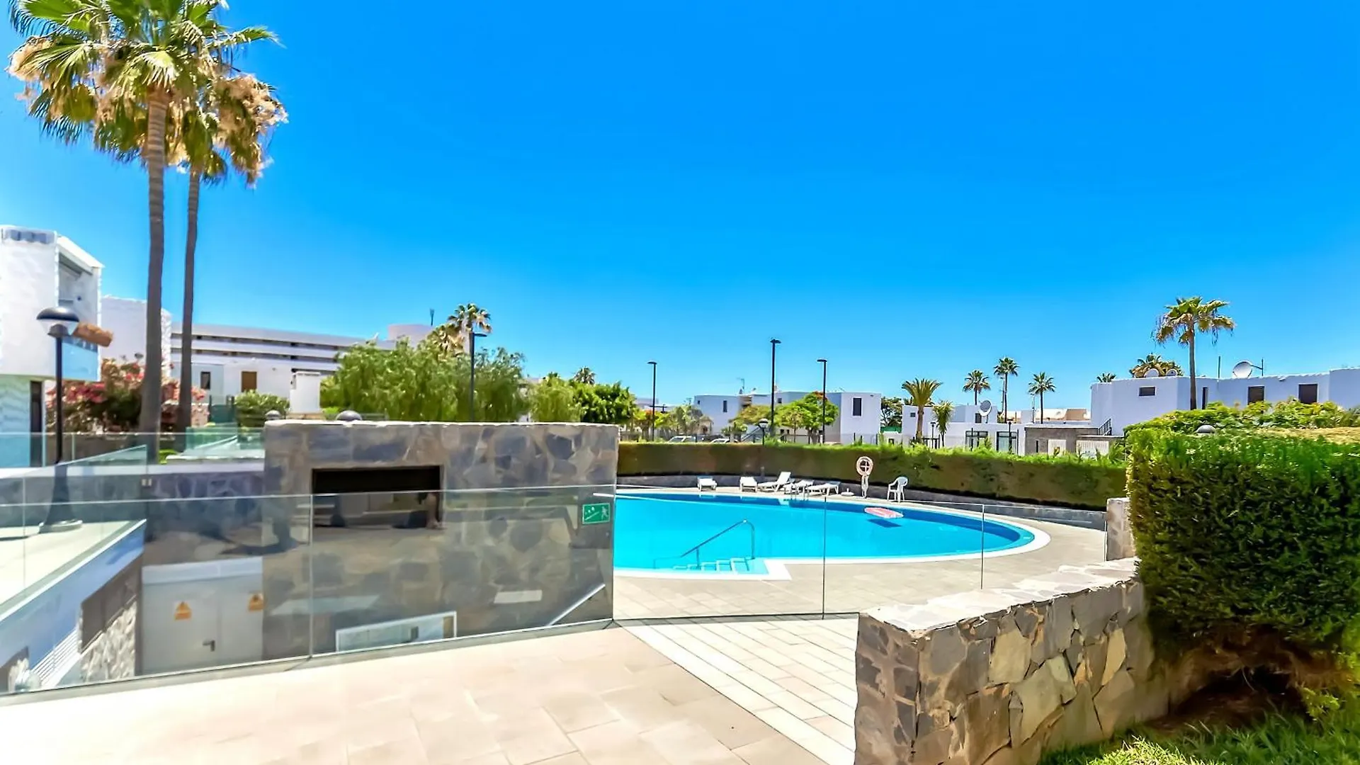 Two Bedroom Apartment, Near Playa De Las Americas, Free Wifi, Pool 0*, Playa de las Américas España